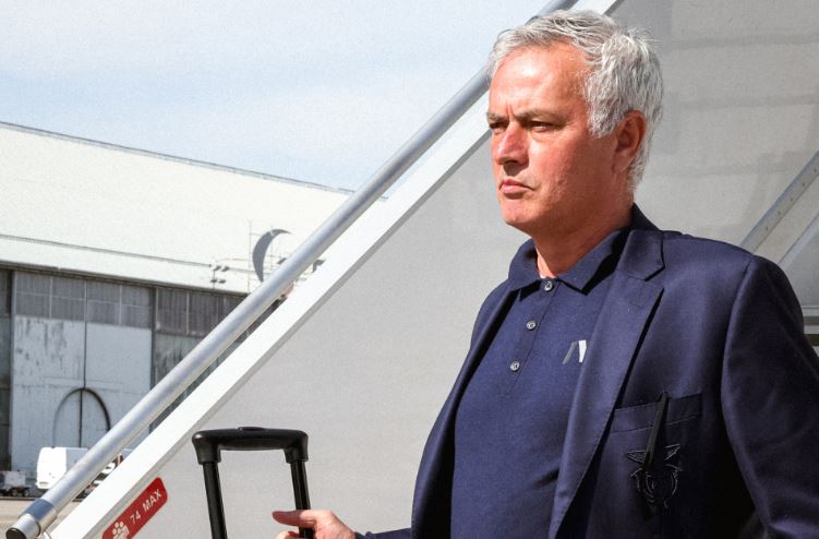 Vở kịch của Mourinho khi Real Madrid loại Benfica